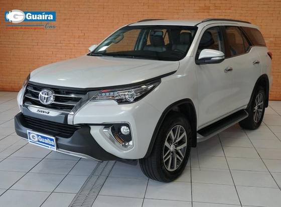 TOYOTA HILUX SW4 2.8 SRX 4X4 16V TURBO INTERCOOLER DIESEL 4P AUTOMÁTICO TOYOTA HILUX SW4 2.8 SRX 4X4 16V TURBO INTERCOOLER DIESEL 4P AUTOMÁTICO